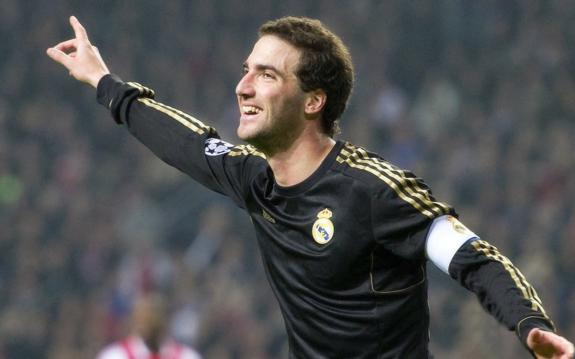 米兰app-史上最激动人心的“决战之夜”：那些令人难忘的欧冠时刻，决战欧冠之巅是第几期